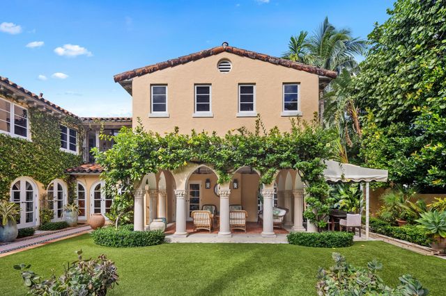 124 Brazilian Avenue, Palm Beach, FL 33480
