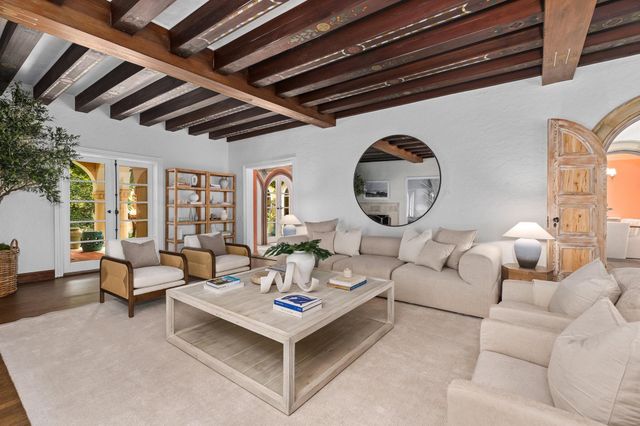 124 Brazilian Avenue, Palm Beach, FL 33480