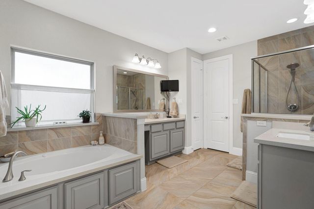 3911 Whispering Woods Lane, Richmond, TX 77406