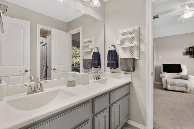 3911 Whispering Woods Lane, Richmond, TX 77406