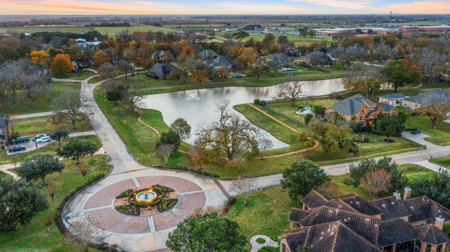 3911 Whispering Woods Lane, Richmond, TX 77406