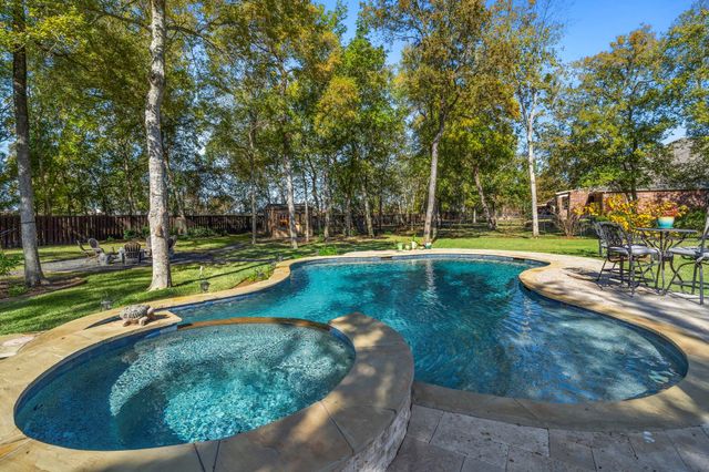 3911 Whispering Woods Lane, Richmond, TX 77406