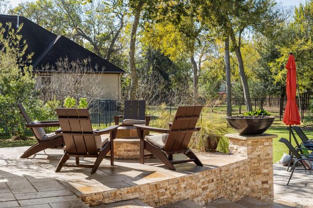 3911 Whispering Woods Lane, Richmond, TX 77406