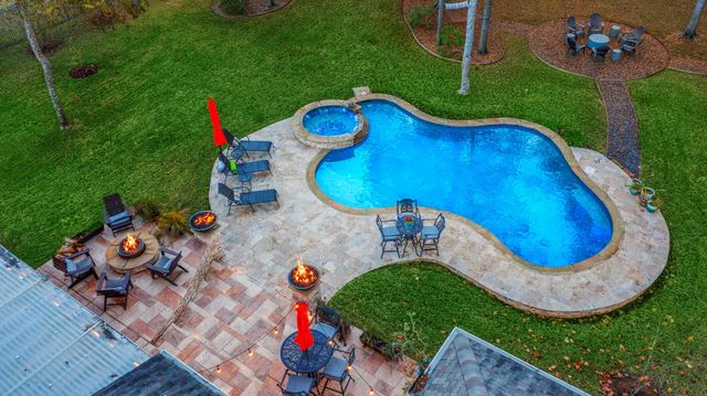 3911 Whispering Woods Lane, Richmond, TX 77406