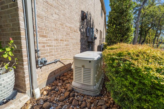 3911 Whispering Woods Lane, Richmond, TX 77406