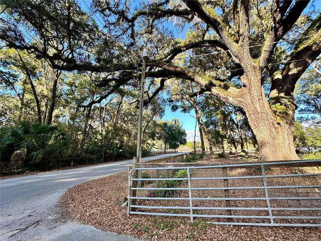 13565 NE 38TH AVENUE, Anthony, FL 32617