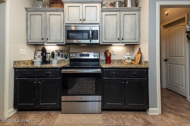 664 Robertson Way, Hernando, MS 38632