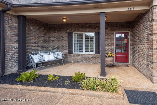 664 Robertson Way, Hernando, MS 38632