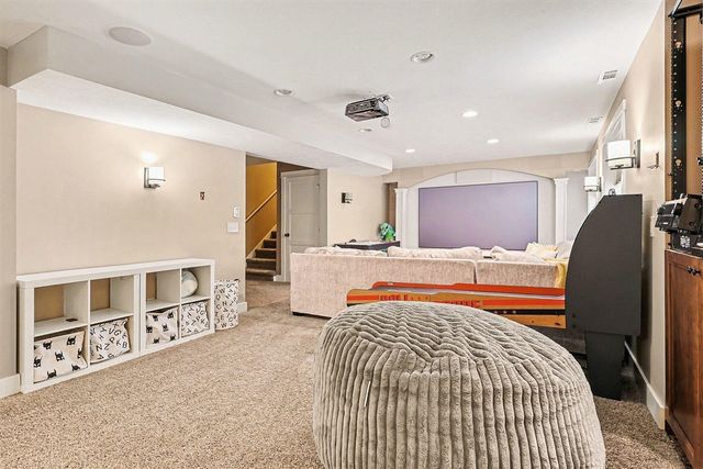 16492 W Willow Drive, Spring Lake, MI 49456