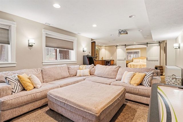 16492 W Willow Drive, Spring Lake, MI 49456