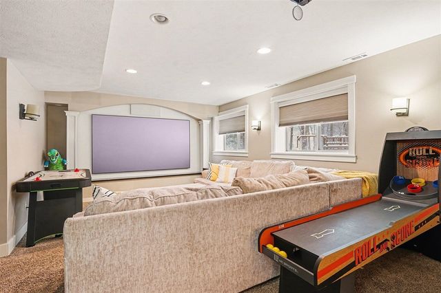 16492 W Willow Drive, Spring Lake, MI 49456