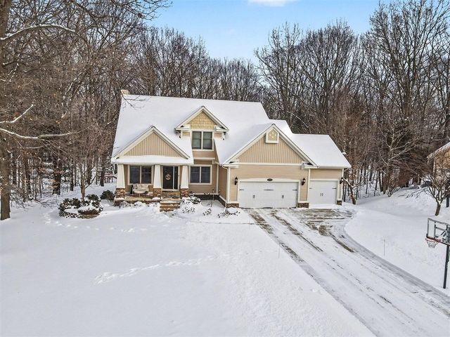 16492 W Willow Drive, Spring Lake, MI 49456