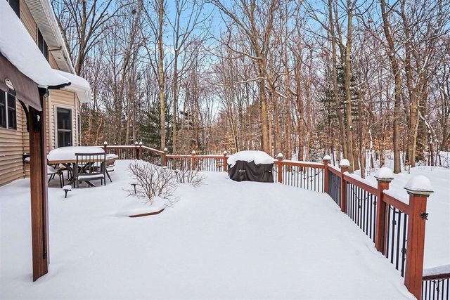 16492 W Willow Drive, Spring Lake, MI 49456