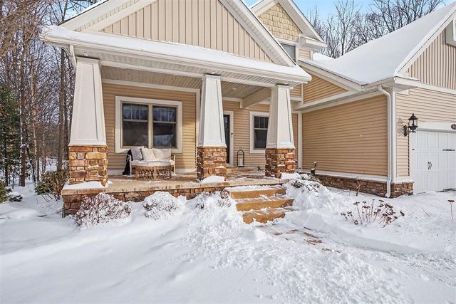 16492 W Willow Drive, Spring Lake, MI 49456