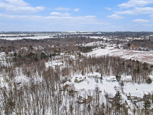 16492 W Willow Drive, Spring Lake, MI 49456