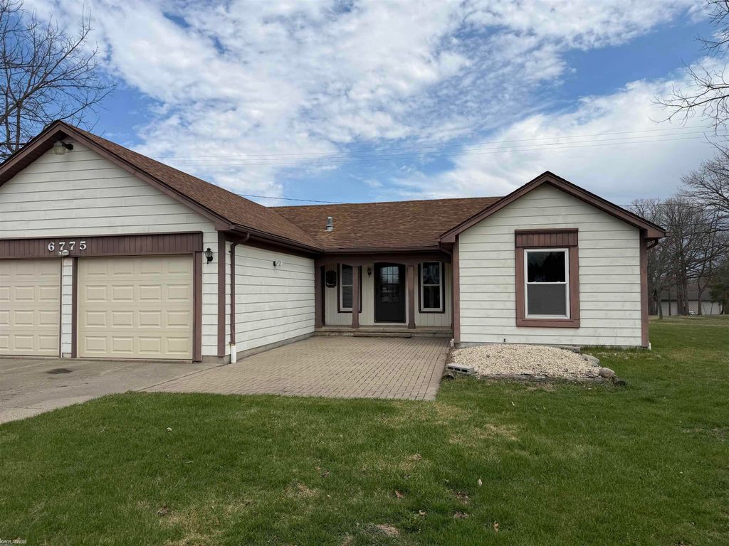 6775 Marsh Rd Road, Cottrellville, MI 48039