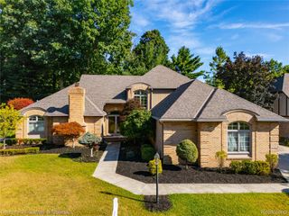 9039 Oakridge Trail Trail, Shelby Charter Township, MI 48317