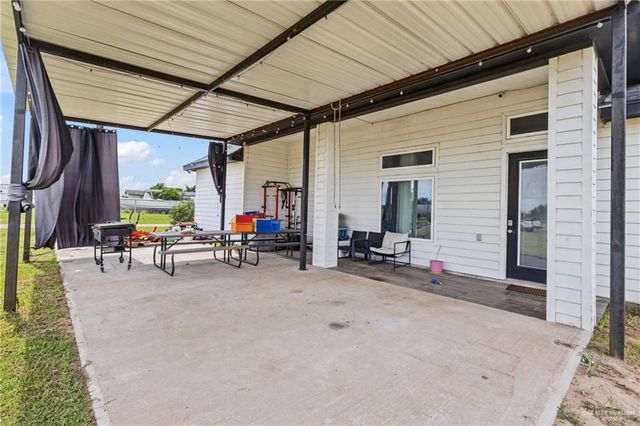8921 Vista De Palmas Drive, Edcouch, TX 78538