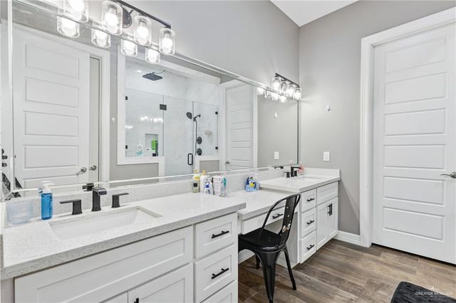 8921 Vista De Palmas Drive, Edcouch, TX 78538