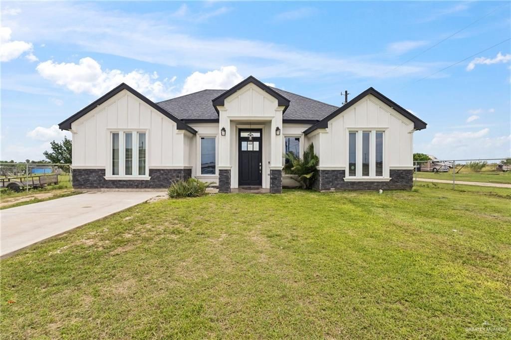 8921 Vista De Palmas Drive, Edcouch, TX 78538