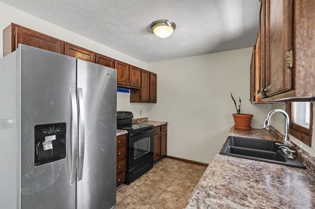 1005 Geil Avenue, Des Moines, IA 50315