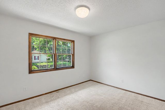 1005 Geil Avenue, Des Moines, IA 50315
