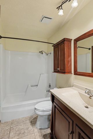 1005 Geil Avenue, Des Moines, IA 50315