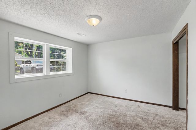 1005 Geil Avenue, Des Moines, IA 50315