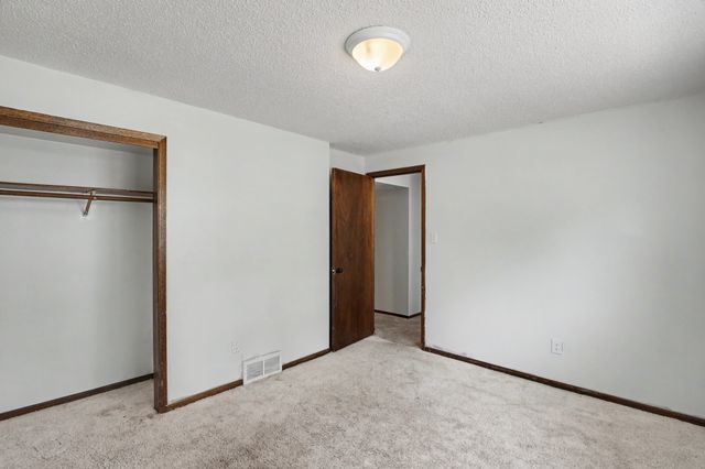 1005 Geil Avenue, Des Moines, IA 50315