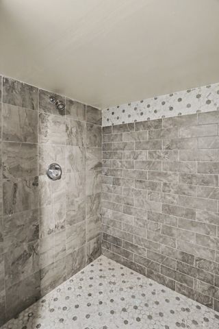 1005 Geil Avenue, Des Moines, IA 50315