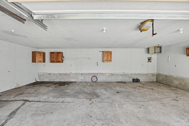 1005 Geil Avenue, Des Moines, IA 50315