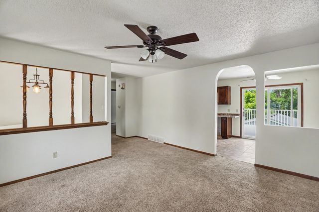 1005 Geil Avenue, Des Moines, IA 50315