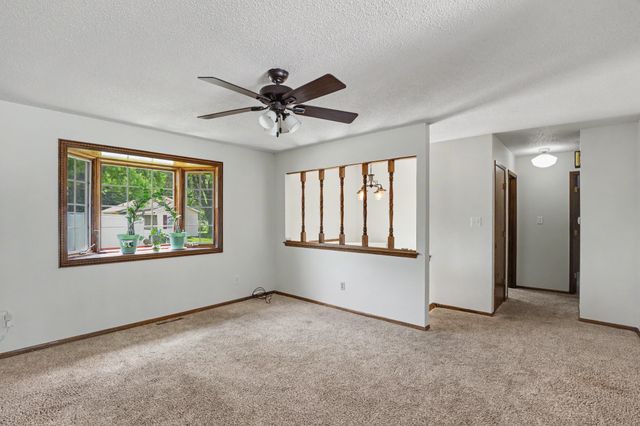 1005 Geil Avenue, Des Moines, IA 50315