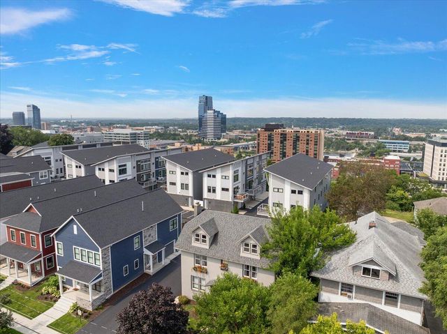 637 Fairview Avenue, Grand Rapids, MI 49503