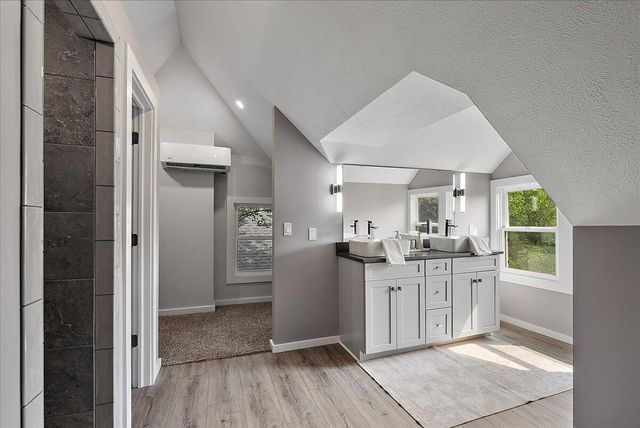 637 Fairview Avenue, Grand Rapids, MI 49503