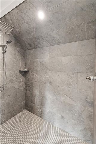 637 Fairview Avenue, Grand Rapids, MI 49503