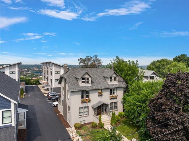 637 Fairview Avenue, Grand Rapids, MI 49503