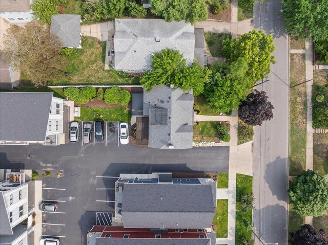 637 Fairview Avenue, Grand Rapids, MI 49503