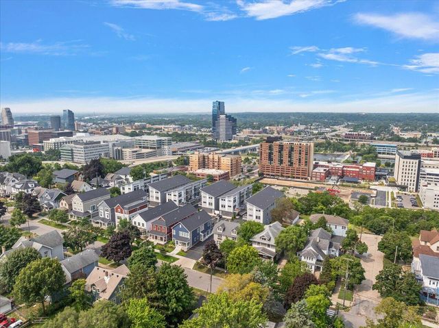 637 Fairview Avenue, Grand Rapids, MI 49503