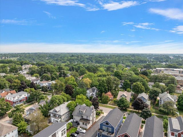 637 Fairview Avenue, Grand Rapids, MI 49503