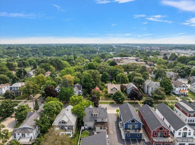 637 Fairview Avenue, Grand Rapids, MI 49503