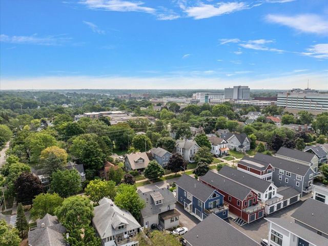 637 Fairview Avenue, Grand Rapids, MI 49503