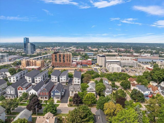 637 Fairview Avenue, Grand Rapids, MI 49503