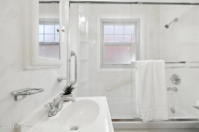 4513 Jewell Ave, Louisville, KY 40212