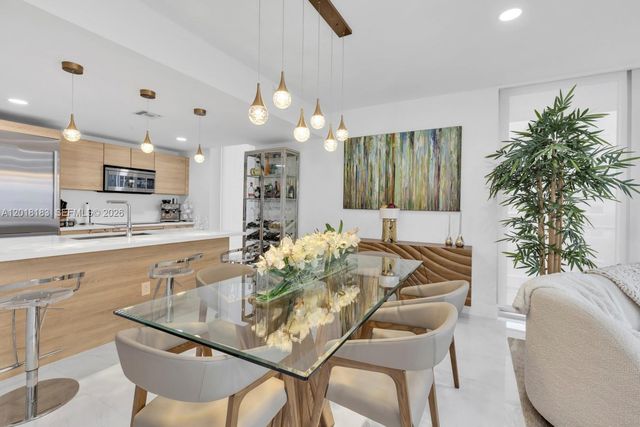 16385 Biscayne Blvd 2101, North Miami Beach, FL 33160