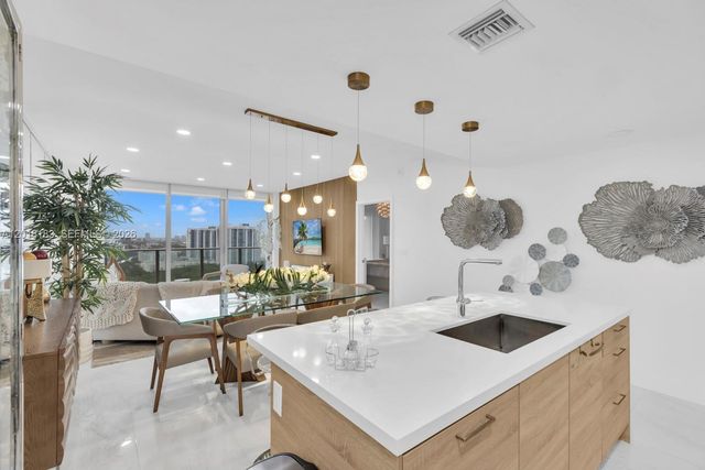 16385 Biscayne Blvd 2101, North Miami Beach, FL 33160