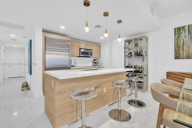 16385 Biscayne Blvd 2101, North Miami Beach, FL 33160