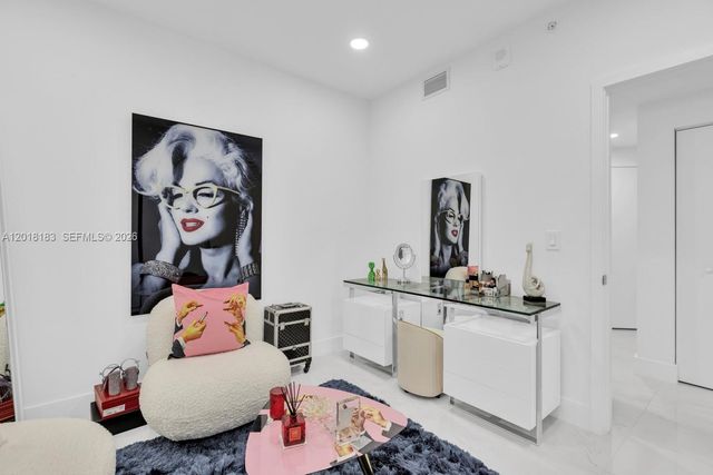 16385 Biscayne Blvd 2101, North Miami Beach, FL 33160