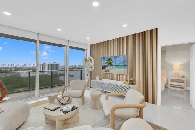 16385 Biscayne Blvd 2101, North Miami Beach, FL 33160