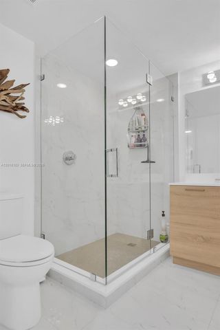 16385 Biscayne Blvd 2101, North Miami Beach, FL 33160